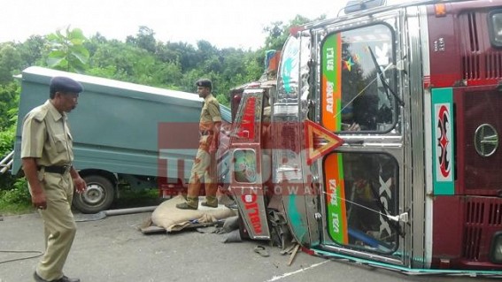 Vehicle movement paused after accident held at Assam-Agartala National Highway : 1 critical 